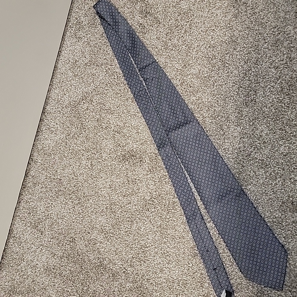 Van Huesen all silk tie